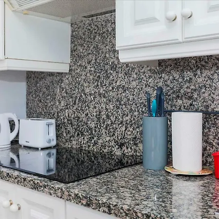 Apartman Charming Apt In Los Cristianos Center